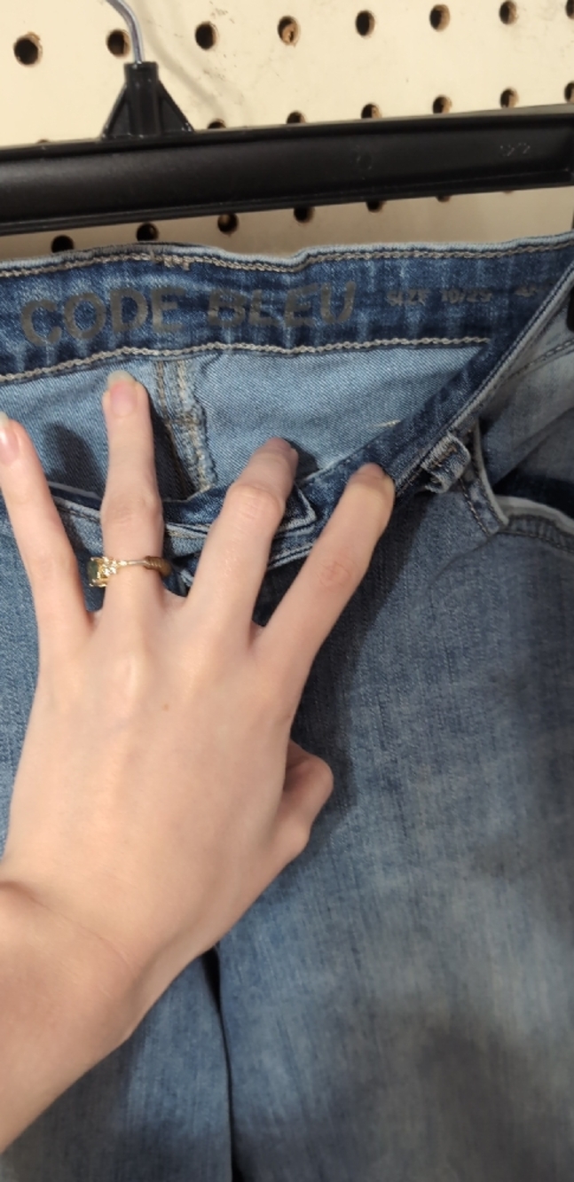 Code Bleu Capri Jeans - Picture 3 of 6